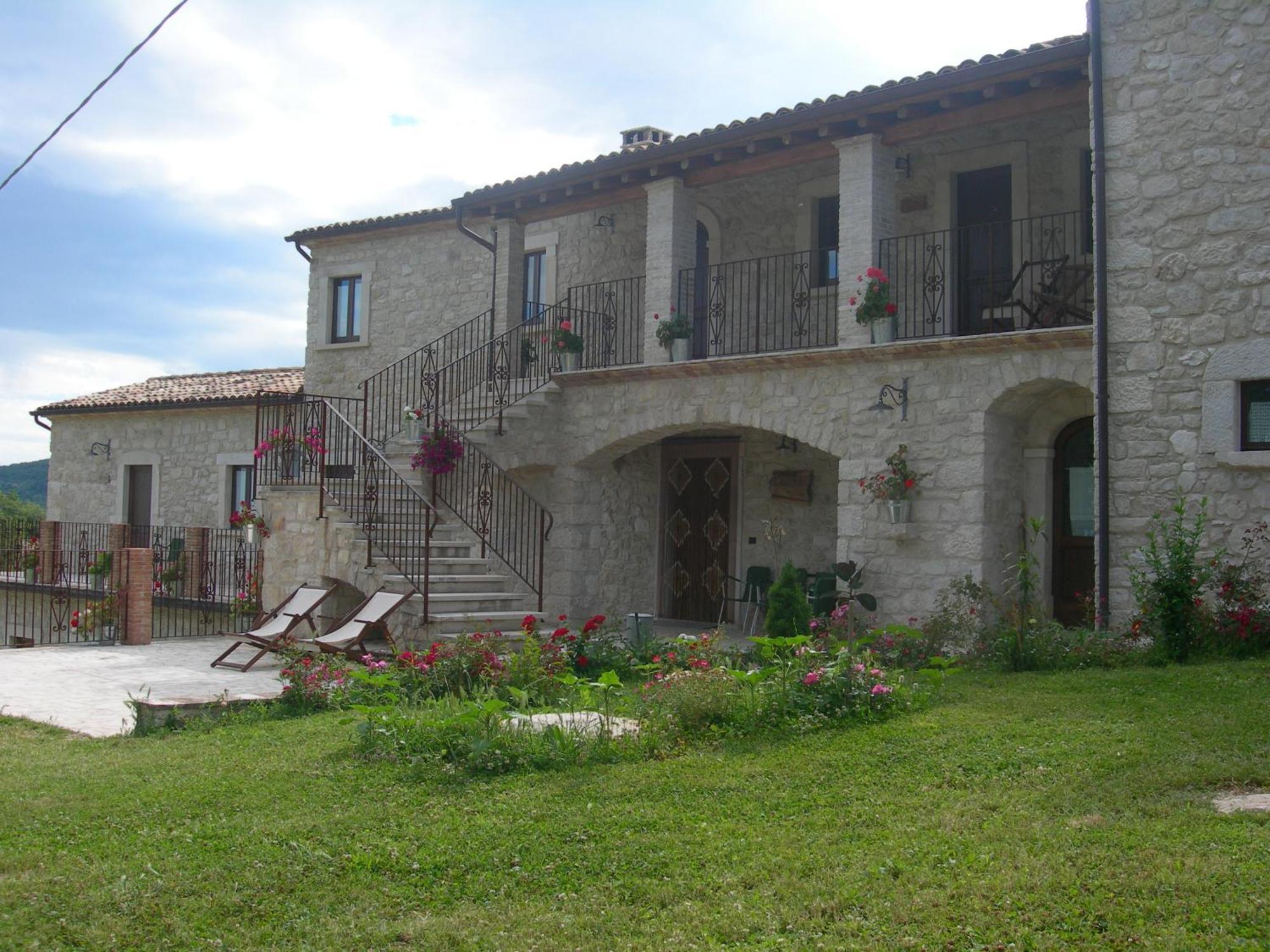 Agriturismo Borgo San Martino Abbateggio Экстерьер фото