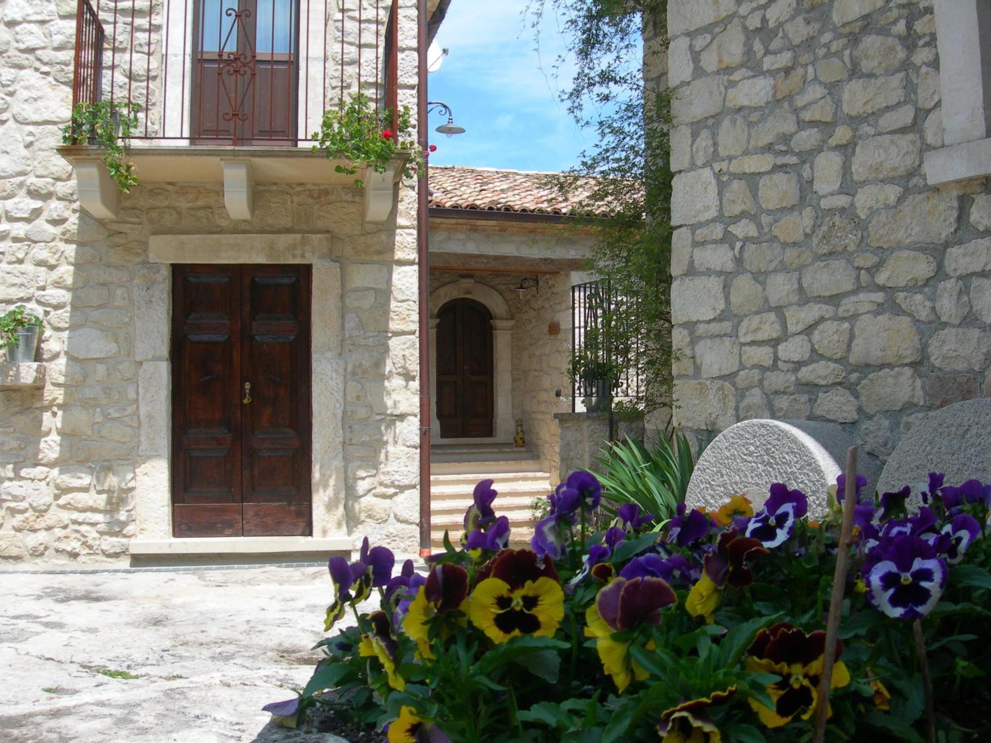Agriturismo Borgo San Martino Abbateggio Экстерьер фото