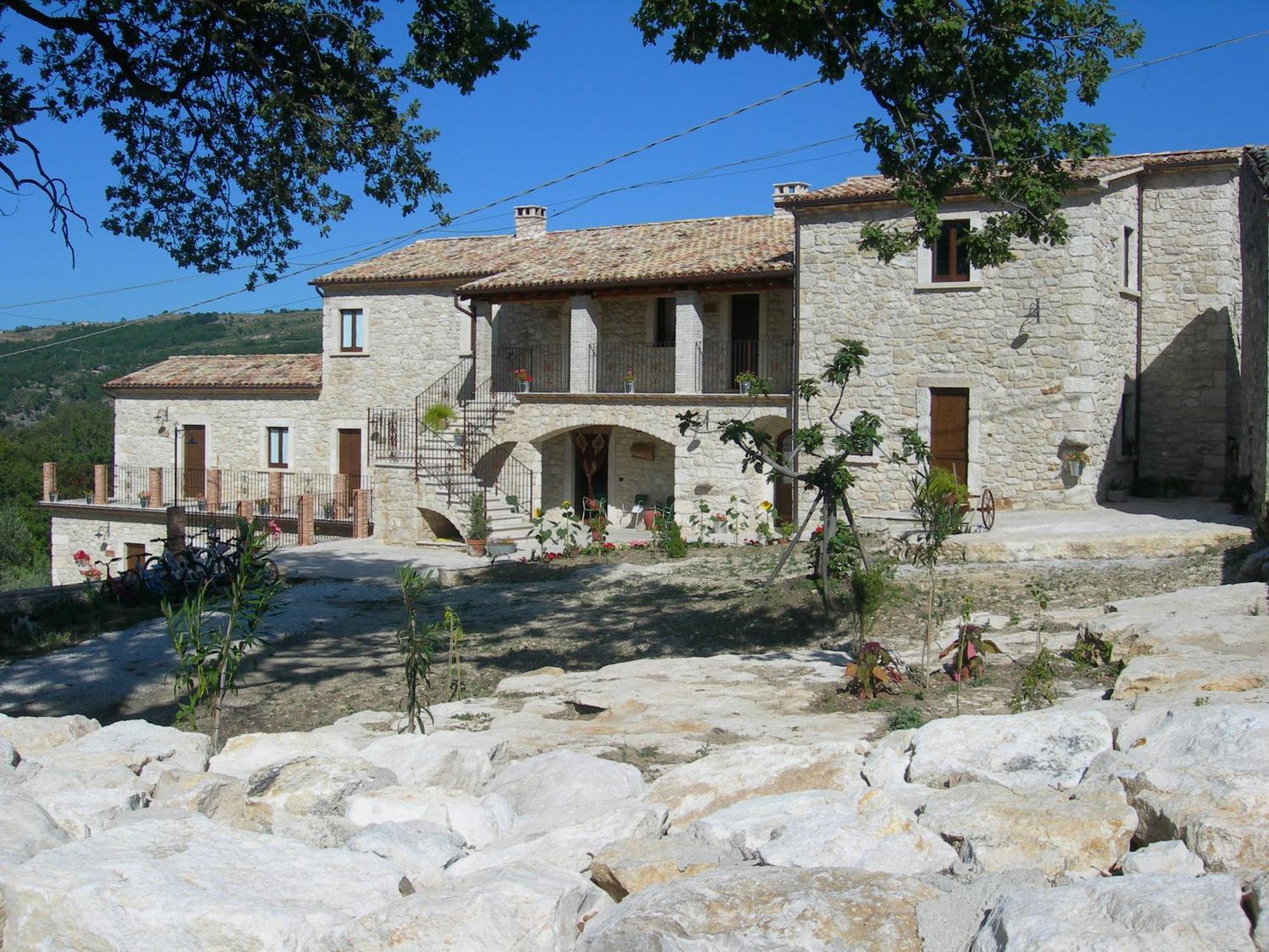 Agriturismo Borgo San Martino Abbateggio Экстерьер фото